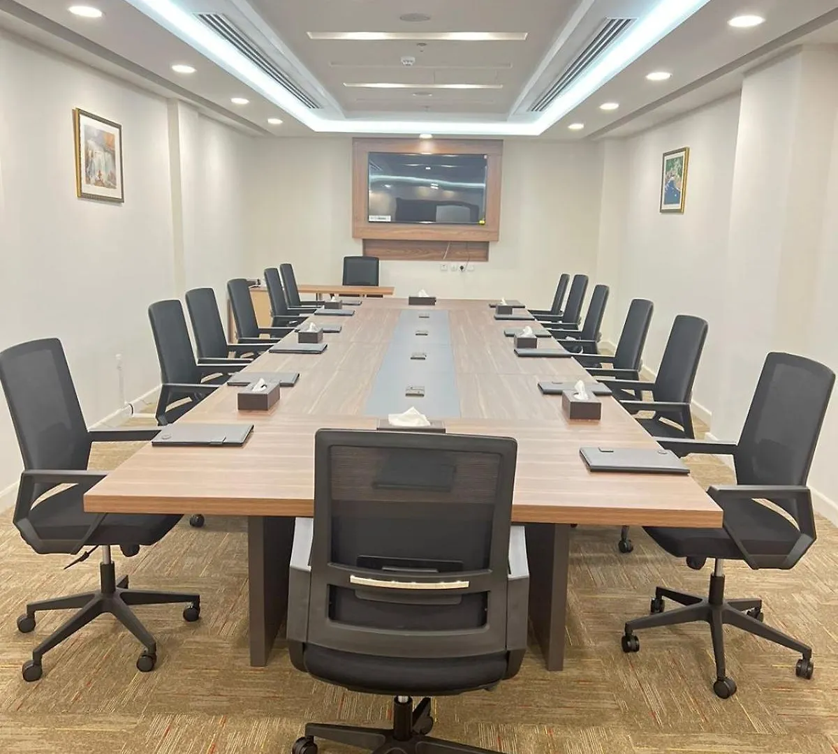 شقة فندقية Mena East Suites الدمام