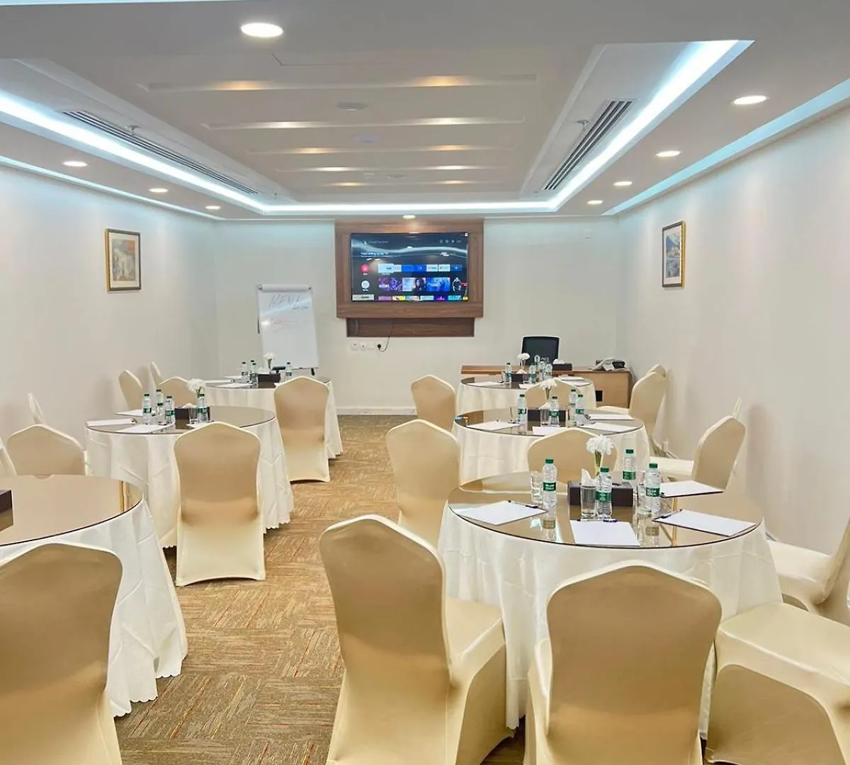Mena East Suites الدمام